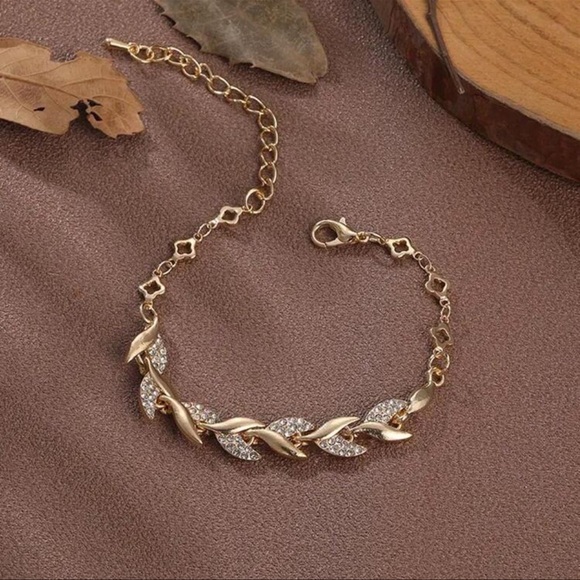 En Leaf Bracelet, European And American Fashion Bridal Jewelry Women Rhinestone - Picture 3 of 5